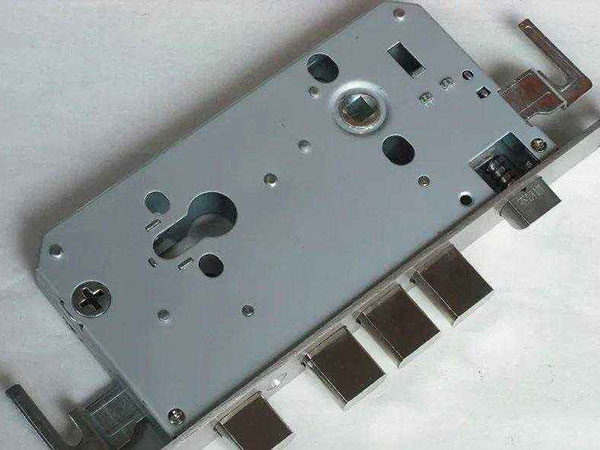 石泉24小时上门开锁公司