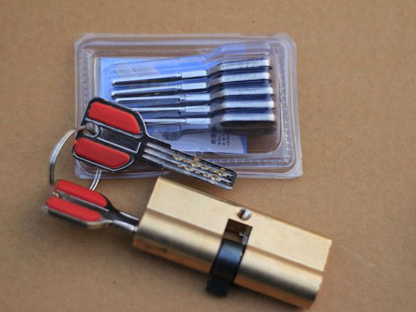 石泉24小时上门开锁公司